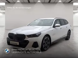 Weiß Gebraucht 2024 BMW 540 Comfort Edition Kombi | 66.906 €