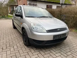 Polarsilber metallic Gebraucht 2004 Ford Fiesta Viva Kleinwagen | 1.390 € (Fairer Preis)