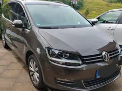 Braun Gebraucht 2018 VW Sharan Highline Van / Kleinbus | 22.999 € (Fairer Preis)
