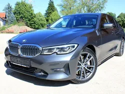 Grau Gebraucht 2020 BMW 330e Sport Line Limousine | 27.890 € (Fairer Preis)