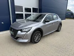 Hell grau metallic (metallic) Gebraucht 2022 Peugeot e-208 Active Kleinwagen | 17.490 € (Fairer Preis)