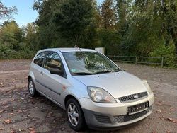 Silber Gebraucht 2006 Ford Fiesta Ambiente Kleinwagen | 1.850 € (Fairer Preis)