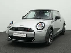 Grau Gebraucht 2024 Mini Cooper S Classic Kleinwagen | 27.183 € (Guter Preis)