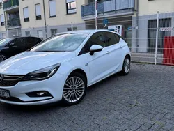 Weiß Gebraucht 2017 Opel Astra Kleinwagen | 9.500 € (Fairer Preis)