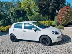 Weiß Gebraucht 2015 Fiat Punto Kleinwagen | 6.800 € (Etwas zu teuer)