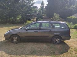 Grau Gebraucht 2003 Ford Focus Zetec Kombi | 1.400 € (Guter Preis)