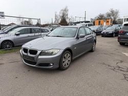 Grau Gebraucht 2010 BMW 318 Comfort Edition Limousine | 4.400 € (Fairer Preis)