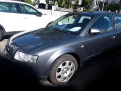 Grau Gebraucht 2002 Audi A4 Limousine | 2.250 € (Guter Preis)