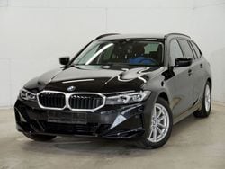 Grau Gebraucht 2023 BMW 318 Sport Line Kombi | 31.980 € (Fairer Preis)