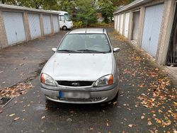 Silber Gebraucht 2002 Ford Fiesta Kleinwagen | 800 €