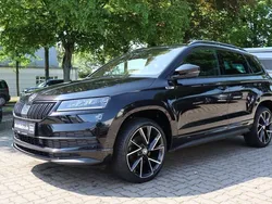 Schwarzmagic perleffekt Gebraucht 2021 Skoda Karoq SportLine SUV | 25.890 € (Fairer Preis)
