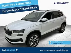 Moon weiss perleffekt (metallic) Gebraucht 2023 Skoda Karoq Style SUV | 23.590 € (Superpreis)