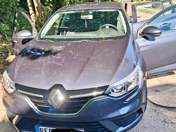 Grau Gebraucht 2018 Renault Mégane IV Limousine | 10.000 €