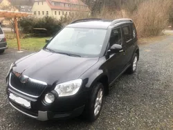 Schwarz Gebraucht 2013 Skoda Yeti Active SUV | 7.700 € (Superpreis)
