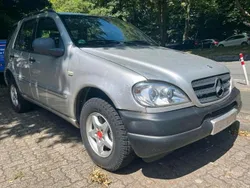 Grau Gebraucht 1998 Mercedes ML320 SUV | 1.500 € (Superpreis)