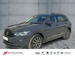 Uranograu Gebraucht 2022 VW Tiguan Life SUV | 25.960 € (Superpreis)