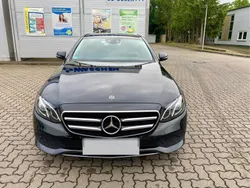Schwarz Gebraucht 2019 Mercedes E220 Avantgarde Limousine | 31.000 € (Fairer Preis)