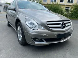 Beige Gebraucht 2006 Mercedes R320 Van / Kleinbus | 9.980 € (Teuer)