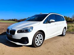 Weiß Gebraucht 2018 BMW 218 Gran Tourer Advantage Van / Kleinbus | 14.900 € (Fairer Preis)