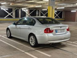 Grau Gebraucht 2006 BMW 318 Limousine | 3.000 € (Guter Preis)