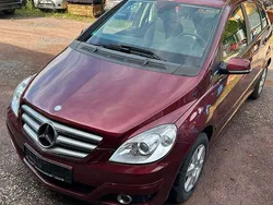 Rot Gebraucht 2011 Mercedes B160 Van / Kleinbus | 5.600 € (Guter Preis)