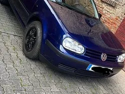 Blau Gebraucht 2002 VW Golf IV Limousine | 1.500 € (Fairer Preis)