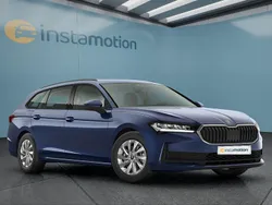 Blau Neu 2025 Skoda Superb Kombi | 38.949 € (Superpreis)