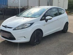 Weiß Gebraucht 2010 Ford Fiesta Kleinwagen | 2.400 € (Guter Preis)