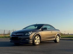 Grau Gebraucht 2010 Opel Astra Cabriolet Cabrio | 3.490 € (Guter Preis)