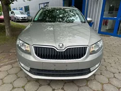 Cappuccinobeige metallic Gebraucht 2015 Skoda Octavia Elegance Kombi | 10.500 € (Superpreis)