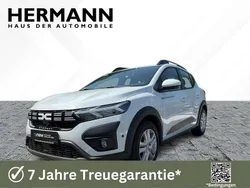 Arktisweiß (weiß) Gebraucht 2024 Dacia Sandero Expression Kleinwagen | 16.499 € (Fairer Preis)