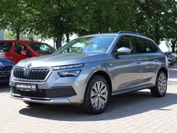 Graphitegrau metallic Gebraucht 2022 Skoda Kamiq Tour SUV | 22.989 € (Fairer Preis)