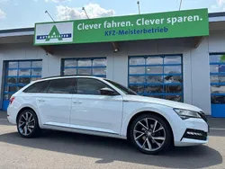Weiß Gebraucht 2021 Skoda Superb SportLine Kombi | 28.555 € (Fairer Preis)