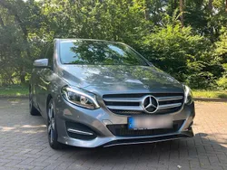 Grau Gebraucht 2018 Mercedes B220 Van / Kleinbus | 15.750 € (Guter Preis)