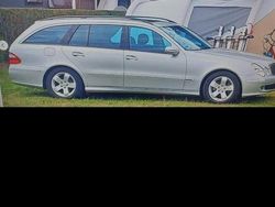 Silber Gebraucht 2005 Mercedes 220 Kombi | 4.500 €