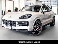 Beige Gebraucht 2024 Porsche Cayenne S SUV | 104.800 €