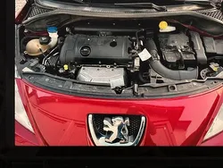 Rot Gebraucht 2011 Peugeot 207 Kleinwagen | 2.950 € (Fairer Preis)