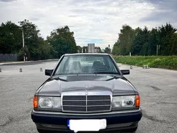 Grau Gebraucht 1991 Mercedes 190 Kombi | 22.000 €