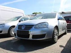 Silber Gebraucht 2009 VW Golf VI Trendline Kombi | 2.950 € (Guter Preis)