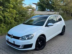 Weiß Gebraucht 2013 VW Golf VII Trendline | 6.499 € (Guter Preis)