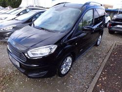 Schwarz Gebraucht 2016 Ford Tourneo Courier Titanium Van / Kleinbus | 11.950 € (Teuer)