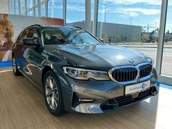 Grau Gebraucht 2022 BMW 330e Sport Line Limousine | 35.700 € (Fairer Preis)