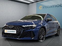 Blau Neu 2025 Audi RS3 Sportback Kleinwagen | 74.149 € (Etwas zu teuer)