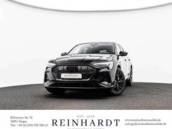 Mythosschwarz metallic Gebraucht 2022 Audi e-tron Black Edition SUV | 40.295 € (Guter Preis)