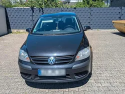 Schwarz Gebraucht 2006 VW Golf V Kleinwagen | 800 €