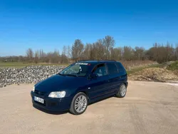 Blau Gebraucht 2002 Mitsubishi Space Star Van / Kleinbus | 2.499 €