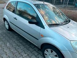 Silber Gebraucht 2004 Ford Fiesta Kleinwagen | 590 € (Superpreis)