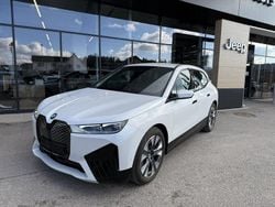 Weiß Gebraucht 2023 BMW iX Performance SUV | 55.900 € (Etwas zu teuer)