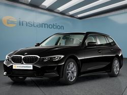 Schwarz Gebraucht 2022 BMW 330 Sport Line Kombi | 34.649 € (Etwas zu teuer)