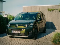 Grün Neu 2024 Citroën Berlingo Van / Kleinbus | 32.798 €